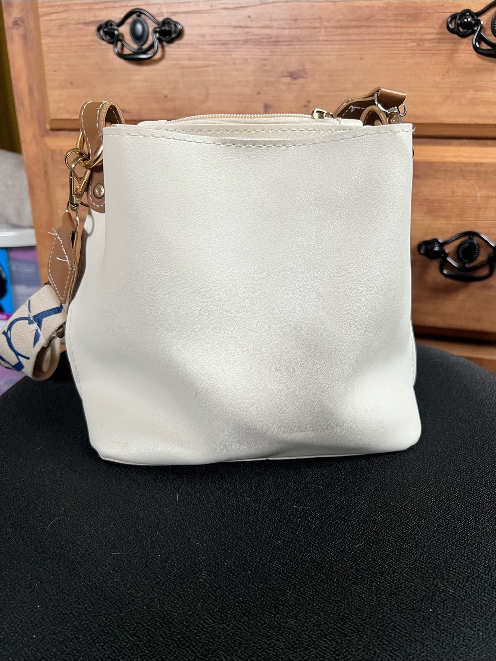 Stylish Cream Women’s Bucket Bag with Brown Accents - Picture 2 of 9